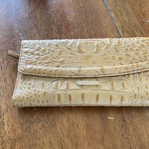 Ladies wallet yellowish tan